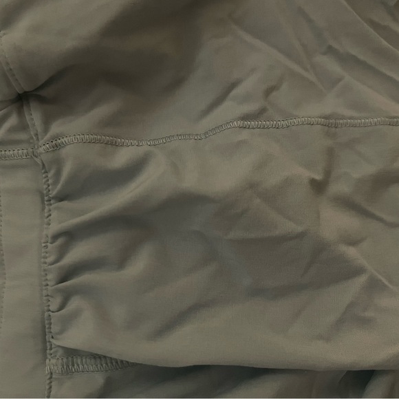 Hotty Hot Lululemon shorts - Picture 3 of 4